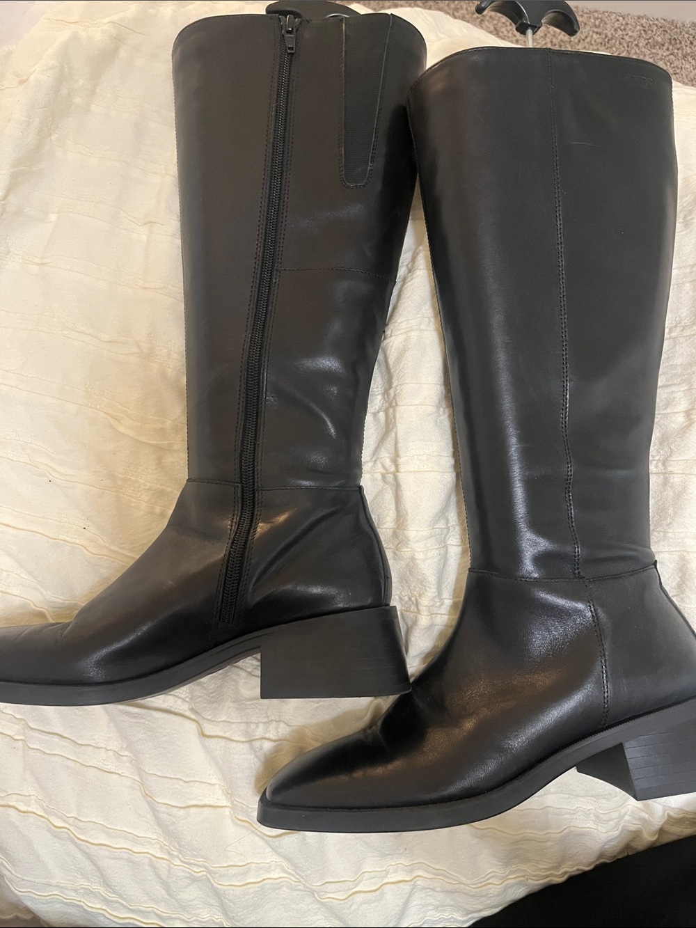 Vagabond tall boots